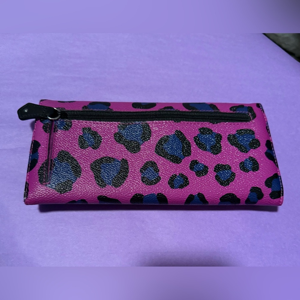 Vera Bradley Trifold Wallet.African Violet Pattern.  EUC